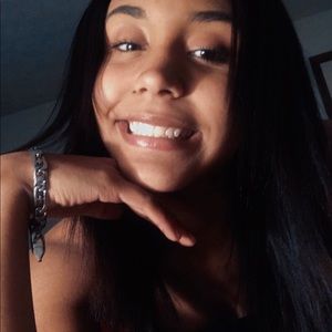 Meet your Posher, Layla